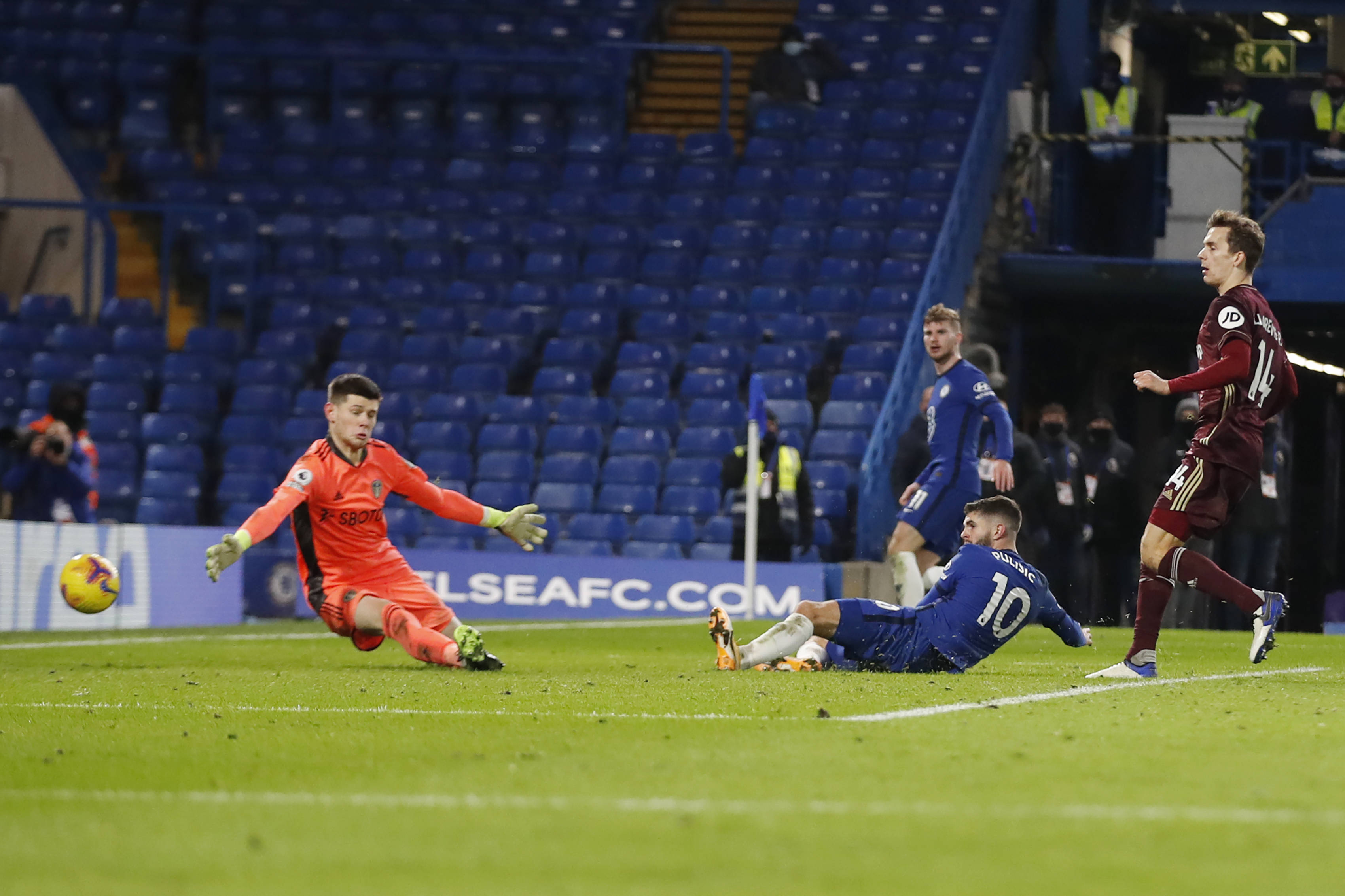 极的中场逼 极的中场逼