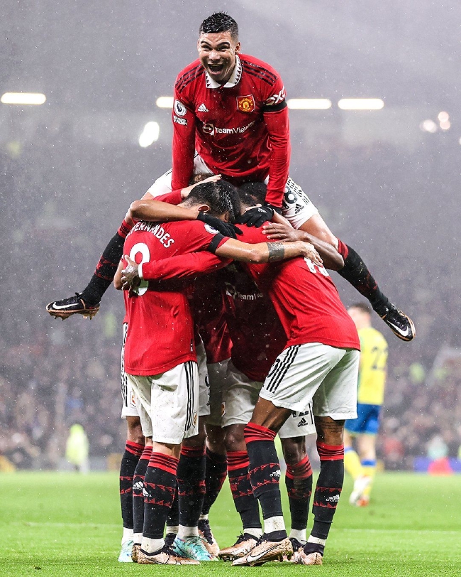 的指揮下 的指揮下